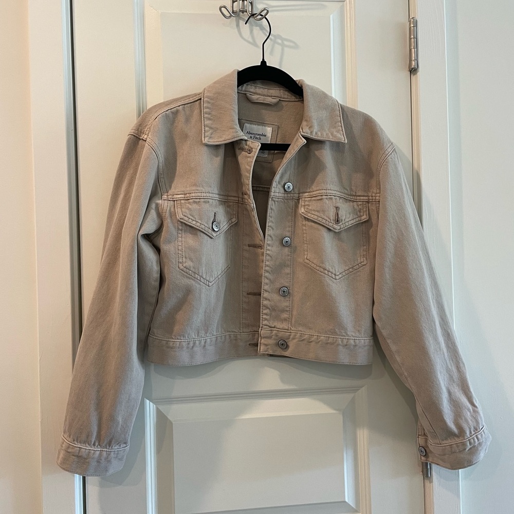 Abercrombie and Fitch Cropped denim jacket XS